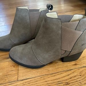 Ankle boots